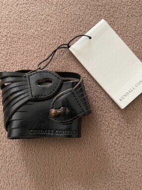 *GORGEOUS* Kendall Conrad Bk leather Cuff "The Back up Plan" 2010 Jennifer Lopez